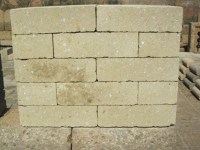 Tufo giallo chiaro facciavista, taglio diamantato, blocchi 37x23x11 cm (n.63 pezzi)